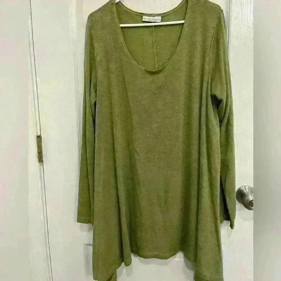 bryn Walker Tops - Bryn Walker green Oversized Long Sleeve Hi-Low Scoop Neck Tunic Top Size Medium